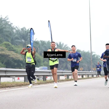 Runner Photo 7387496