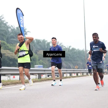 Runner Photo 7387538