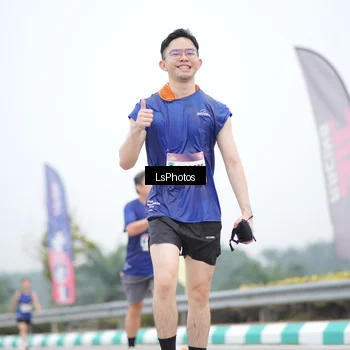 Runner Photo 7387567