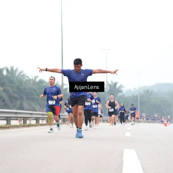 Runner Photo 7387618