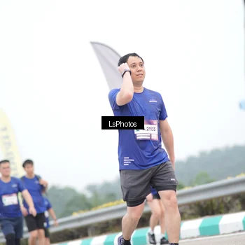 Runner Photo 7387689