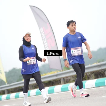 Runner Photo 7387711