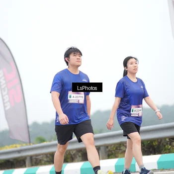 Runner Photo 7387777