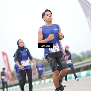 Runner Photo 7387812