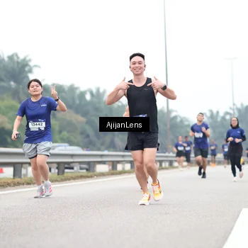 Runner Photo 7387834
