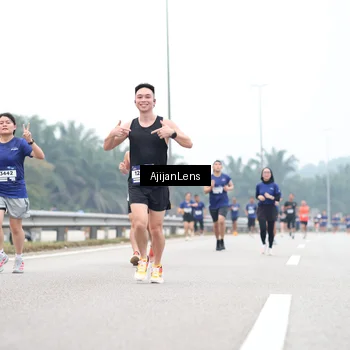 Runner Photo 7387857