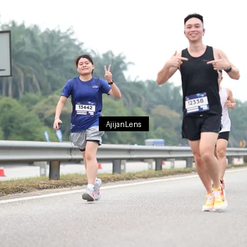 Runner Photo 7387859