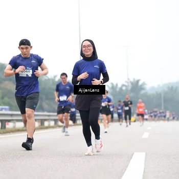 Runner Photo 7387875
