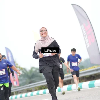Runner Photo 7387892