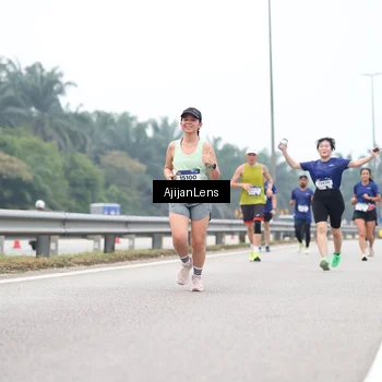 Runner Photo 7389002