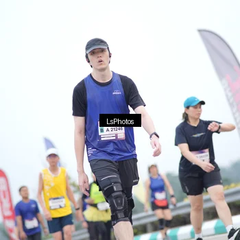 Runner Photo 7389024