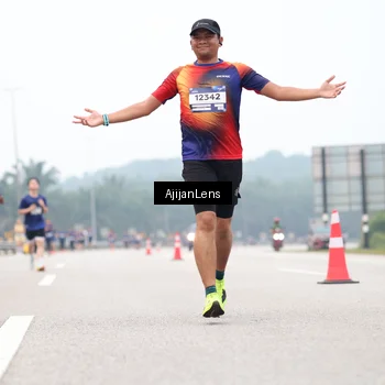 Runner Photo 7389115