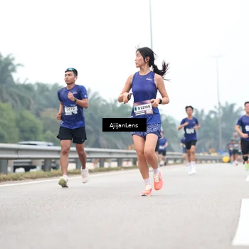 Runner Photo 7389832