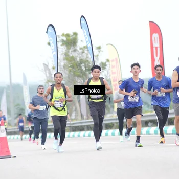 Runner Photo 7389841