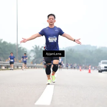 Runner Photo 7389859