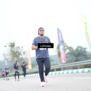 Runner Photo 7389894