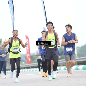 Runner Photo 7389938