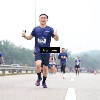 Runner Photo 7389946