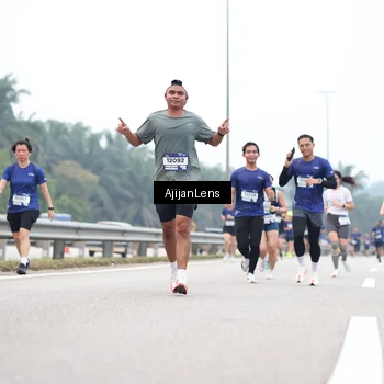Runner Photo 7389999