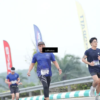 Runner Photo 7390011