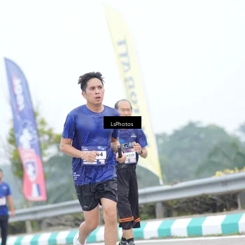 Runner Photo 7390013