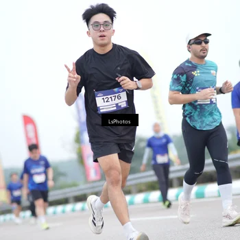 Runner Photo 7390059