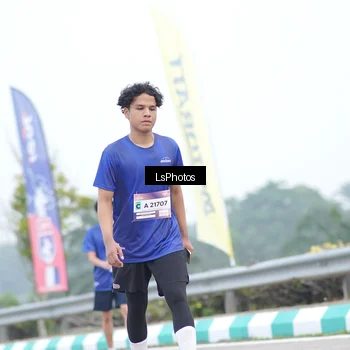 Runner Photo 7390079