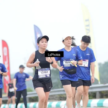 Runner Photo 7390089