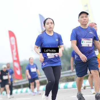 Runner Photo 7390111