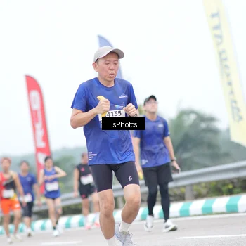 Runner Photo 7390112