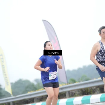 Runner Photo 7390153