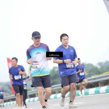 Runner Photo 7390170