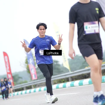 Runner Photo 7390219