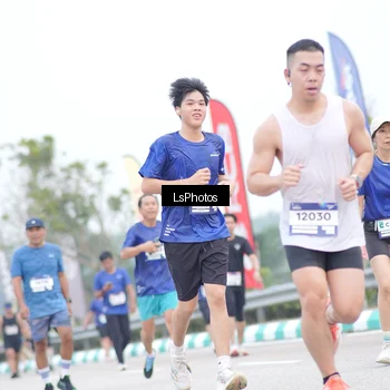 Runner Photo 7390247