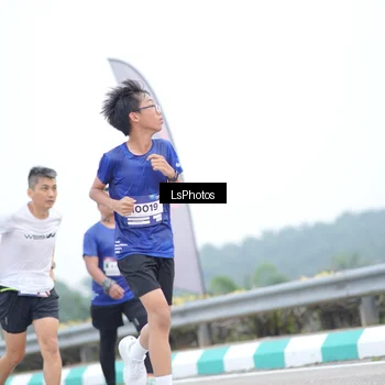 Runner Photo 7390248