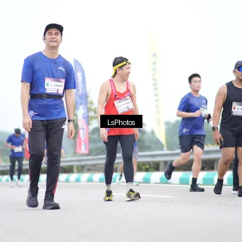 Runner Photo 7390296