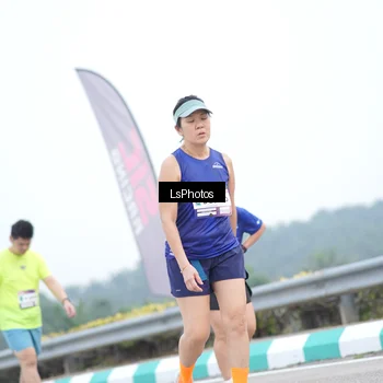 Runner Photo 7390390