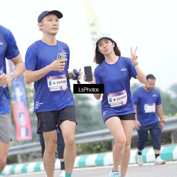 Runner Photo 7390426
