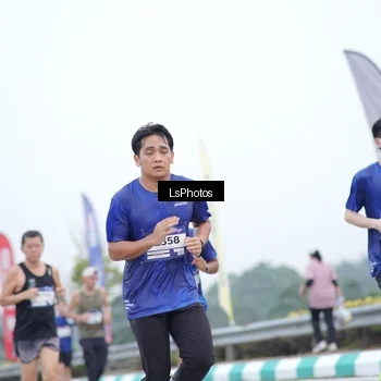 Runner Photo 7390510
