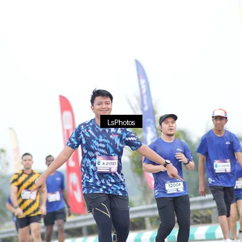 Runner Photo 7390642