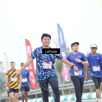 Runner Photo 7390659