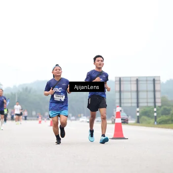 Runner Photo 7390660