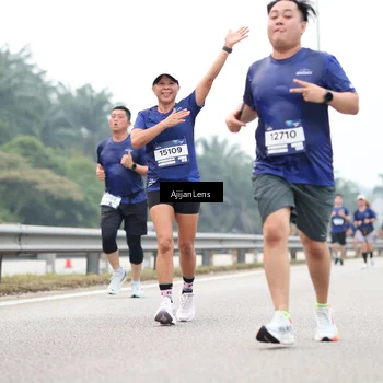 Runner Photo 7390665