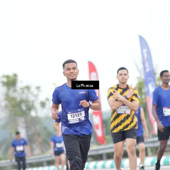 Runner Photo 7390669