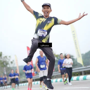 Runner Photo 7390754
