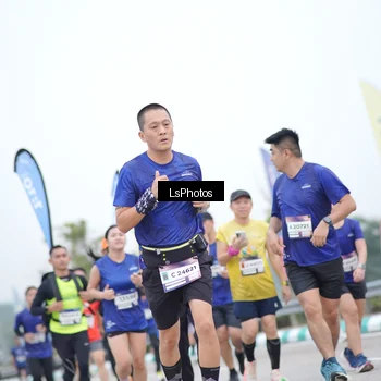 Runner Photo 7390811