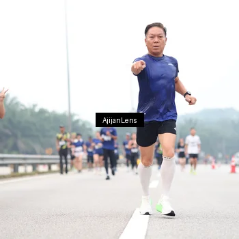 Runner Photo 7390828