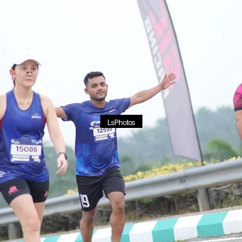 Runner Photo 7390835