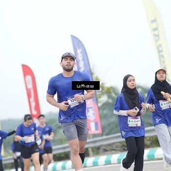 Runner Photo 7390858