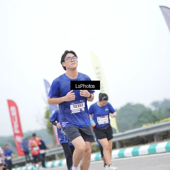 Runner Photo 7390873